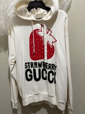 GUCCI STRAWBERRY SWEATSHIRT WITH HOOD